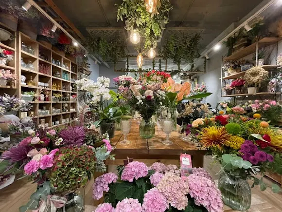 Entreflores - Flowers and Gifts