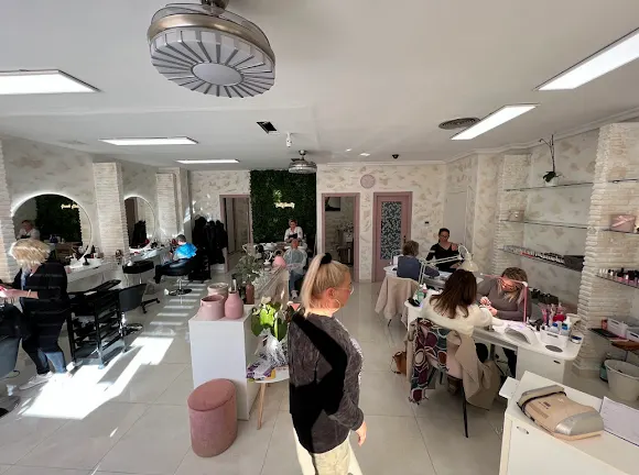 Quesada Nails Hair & Beauty