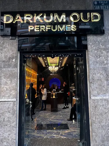 DARKUM OUD perfumes