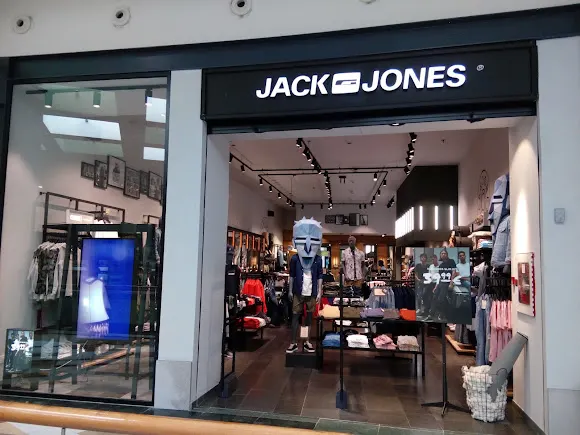 JACK & JONES