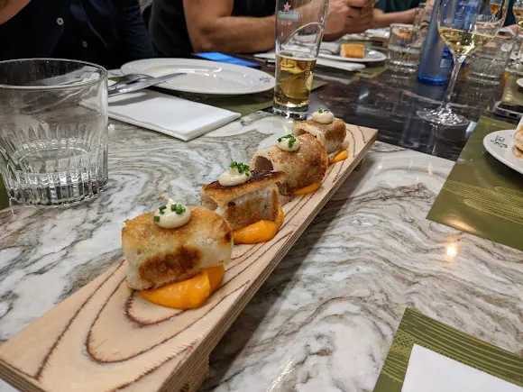 Gastro Bar 2&TRES
