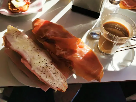 Cafetería y heladería Cabrera