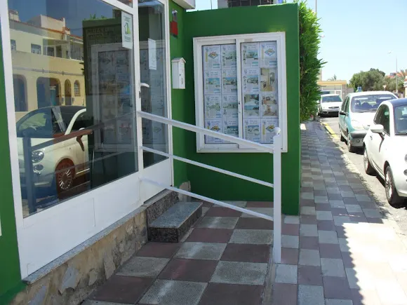 LA MARINA SERVICES INTERNATIONAL