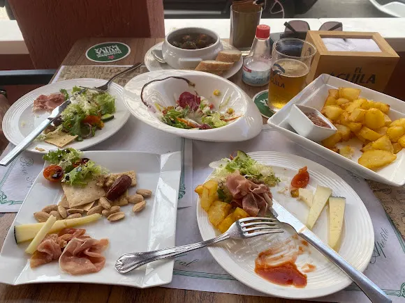 Tucan gastrobar cafeteria