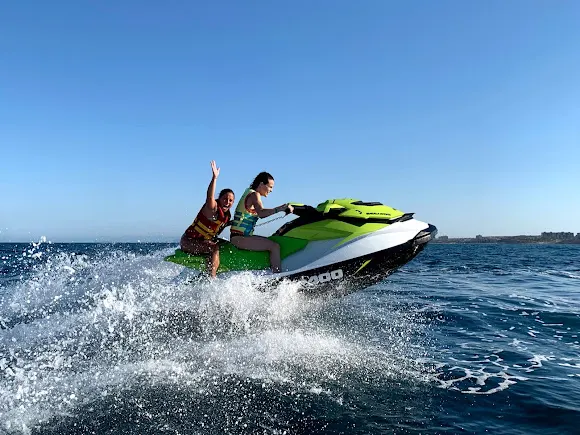 Motos de agua, parasailing y actividades acuáticas Campoamor. Martime - Pilar de la Horadada