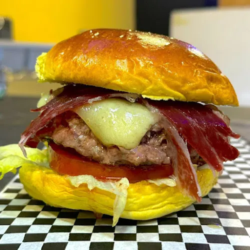 DADO'S BURGER