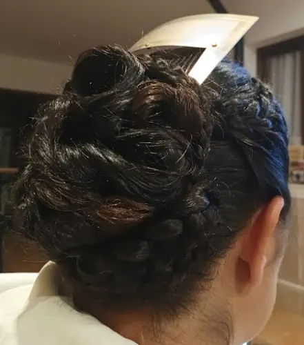 Lozano Peluquería Y Estética