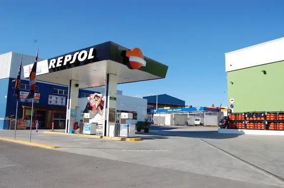 Estación de Servicio Repsol - Denia