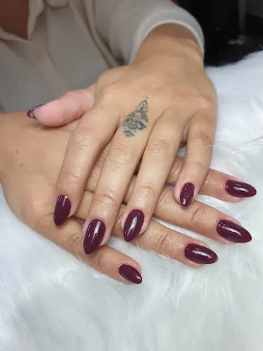 Yuna Nails Salon - Torrevieja