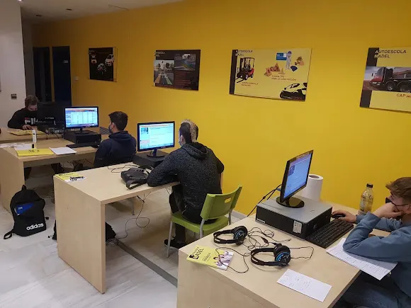 AUTOESCUELA MADEL (Zona Norte) - Alcoy
