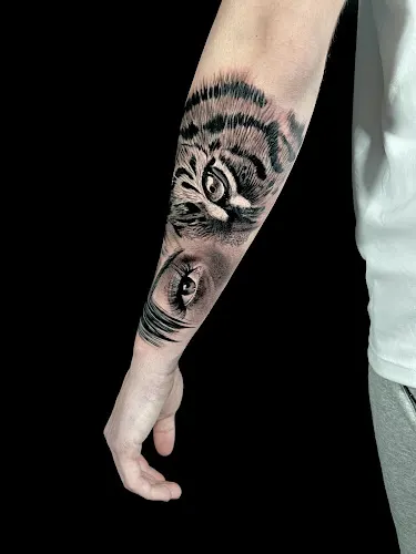BLACK VELVET TATTOO · PIERCING · MICROBLADING