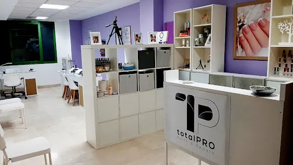 Berenice - totalPRO Nail Salon - Alicante