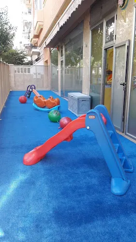 Centro infantil los delfines