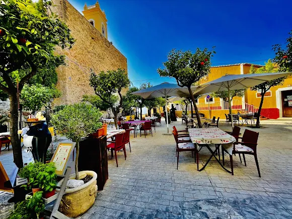 RESTAURANTE LOS DOS CAÑONES.