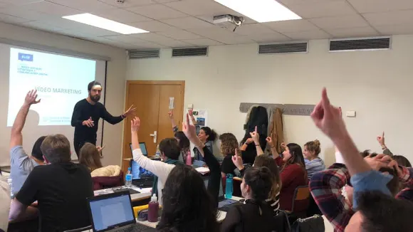 Experto en Redes Sociales, Estrategia y Comunicación Digital de la Universidad de Alicante - San Vicente del Raspeig